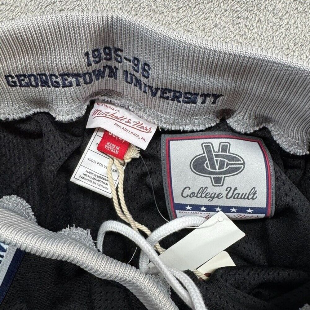 Georgetown University 95-96 Basketball Shorts Mens 36 Small Mitchell Ness - Picture 3 of 7